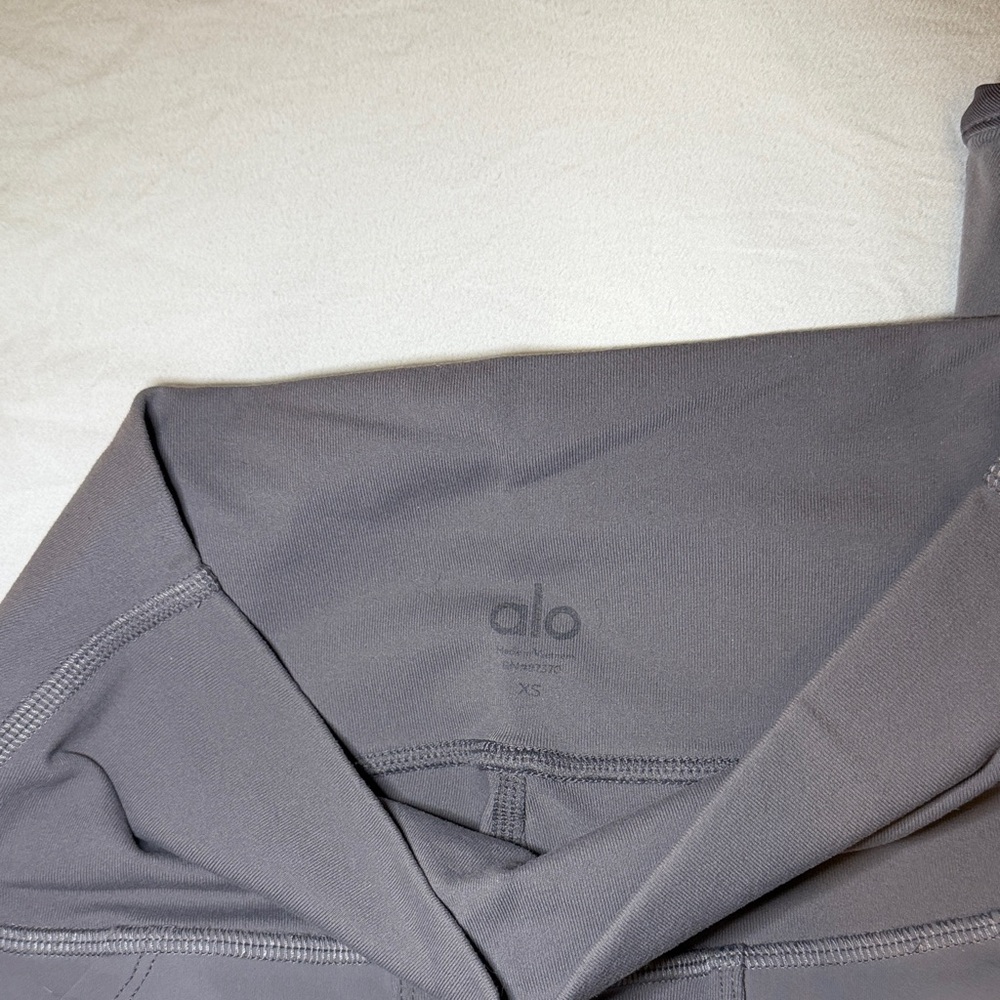 ALO Yoga Gray Leggings and Top Set - Picture 5 of 8